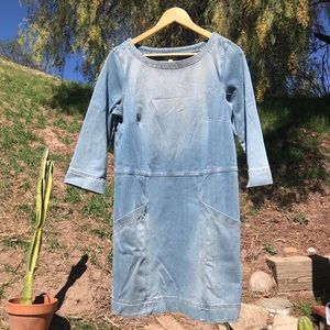 Denim dress with pockets!